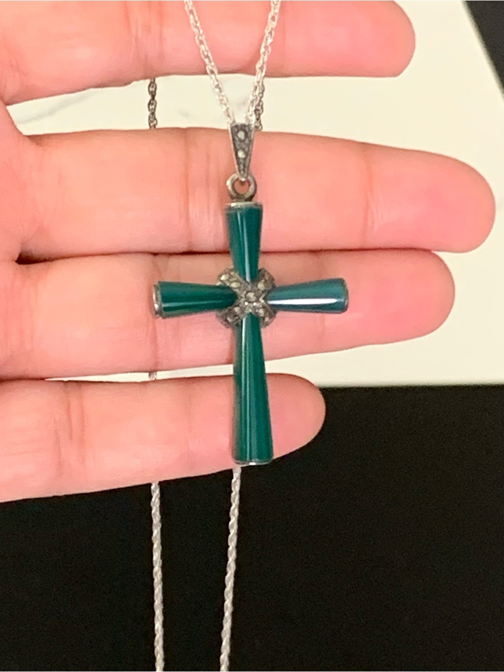 Design Art Deco Style Sparkling Marcasite Green Onyx Sterling Silver Cross Neckl